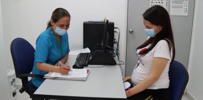Migrantes irregulares reciben atención integral en salud a través de Chapinero Te Cuida