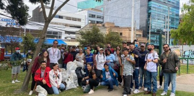 Foto de grupo de personas participantes en la Jornada